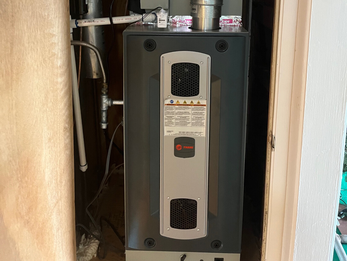 Vertical indoor furnace / air handler in closet