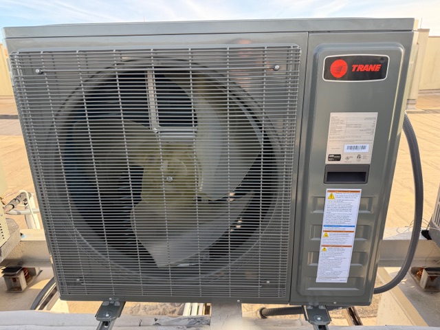 Branded outdoor condenser / heat pump unit